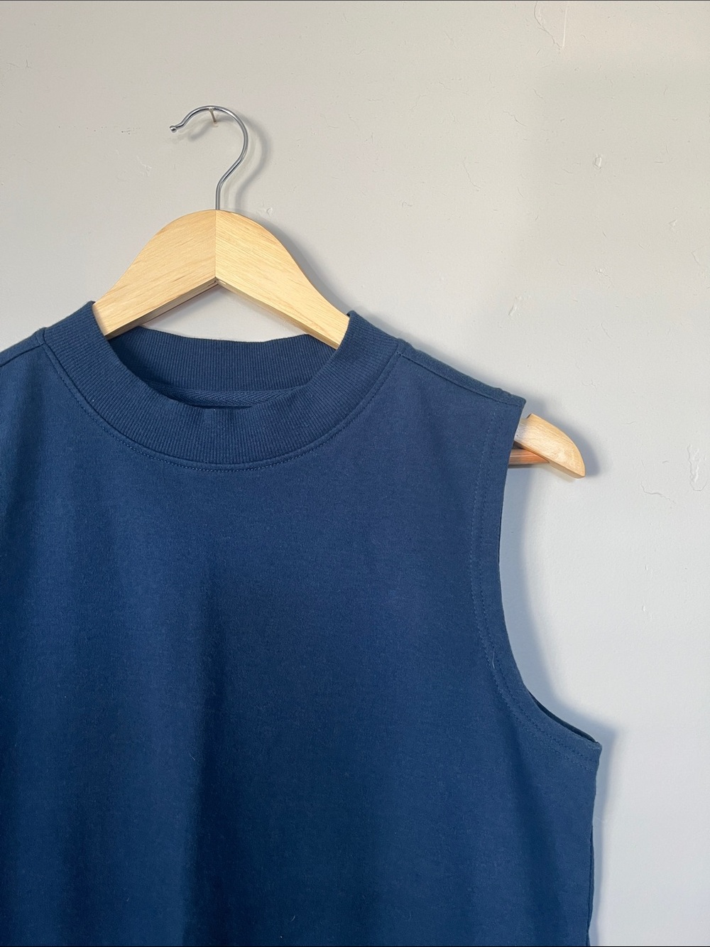 Pact | Navy Sleeveless Mock Neck Muscle Tee